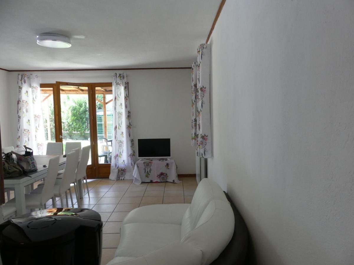 Chalet Les Myosotis Le Bourg-dʼOisans Exterior foto
